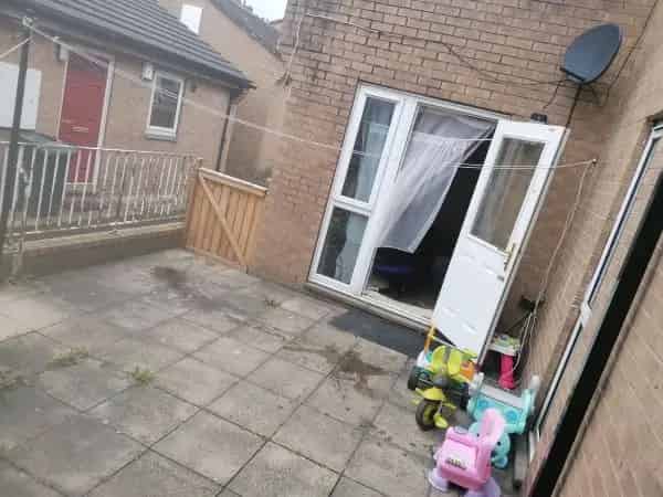 Ground Floor Flat Private Garden Quiet Neighbourhood Near Town