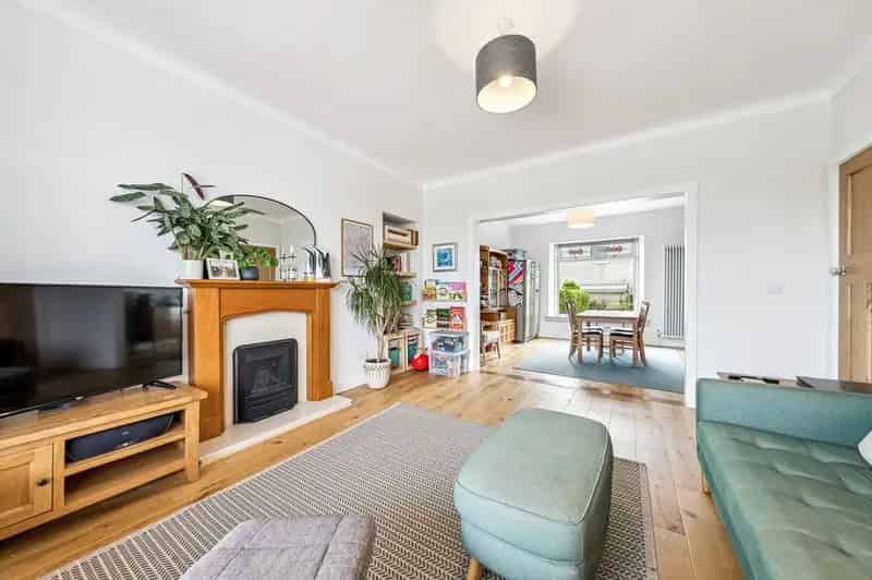3 Bedroom Semi Detached House For Sale Shawlands