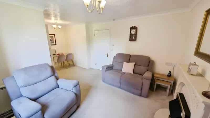 1 Bedroom Retirement Apartment for Sale in Purdy Court
