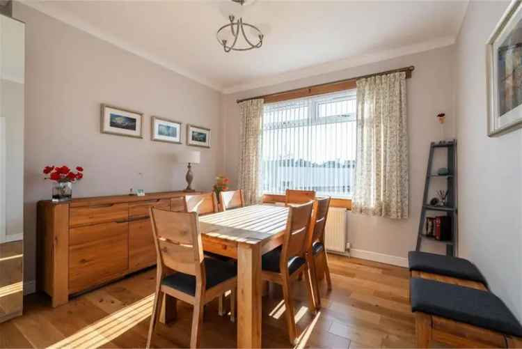 4 Bed Detached Bungalow in Corstorphine Edinburgh