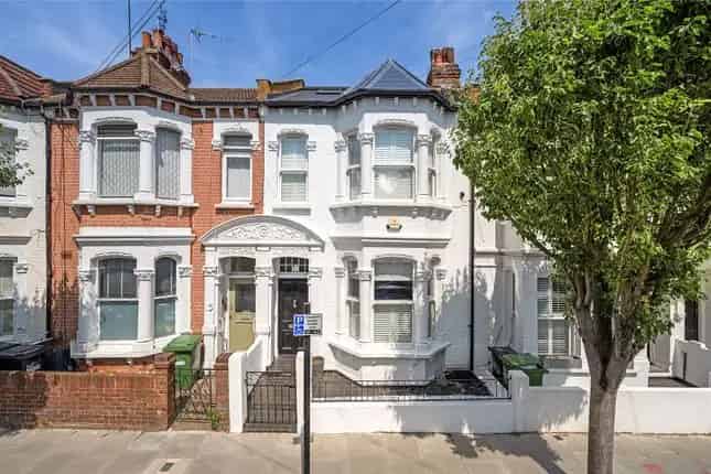 Four Bedroom House for Sale in Fulham SW6