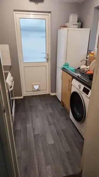 2 Bed Bungalow Near Hospital Freshly Decorated