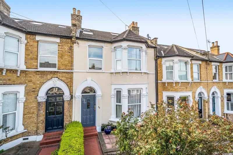 Five Bedroom Terrace House with Great Potential
