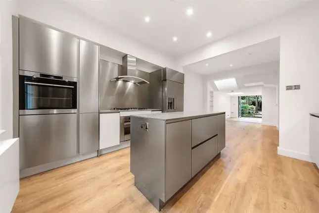 Terraced house to rent in St John's Wood Terrace, St John's Wood, London NW8