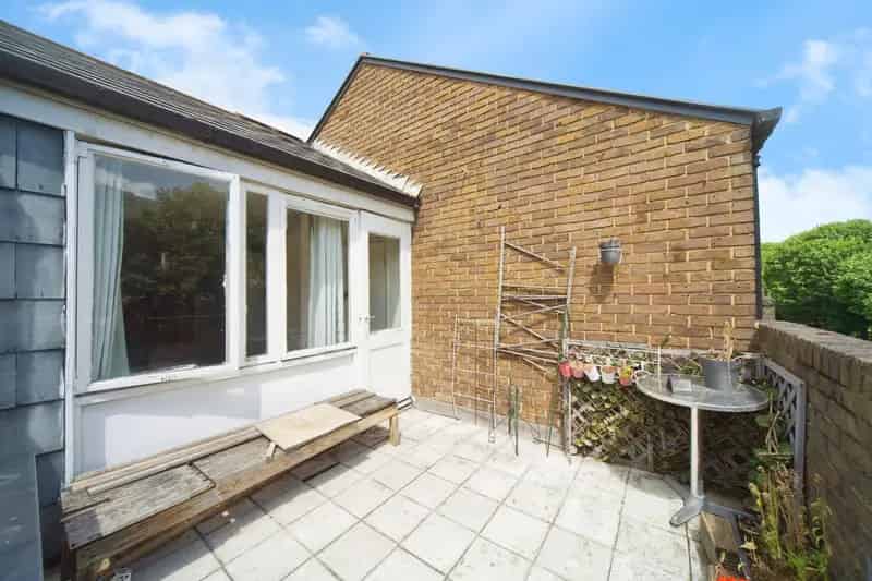 2 Bed Split Level Maisonette Near Bow Road DLR