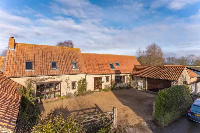 5 Bedroom House for Sale in Lavendon