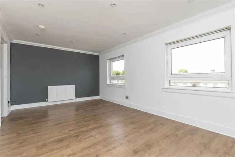 3 Bed Flat Gracemount Top Floor Private Garden Parking