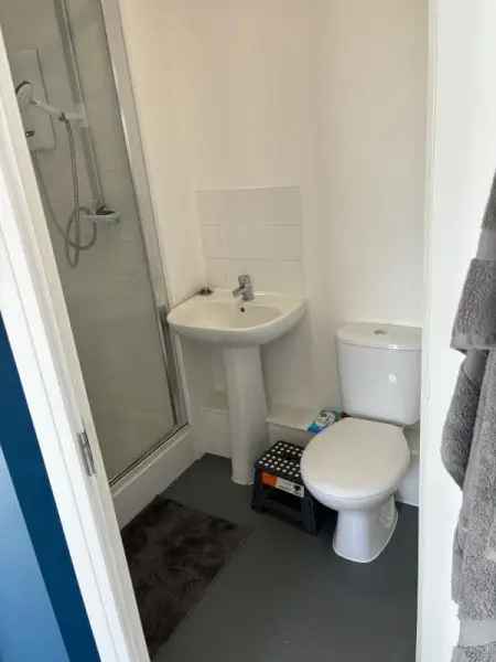 Flat For Rent in Welwyn Hatfield, England