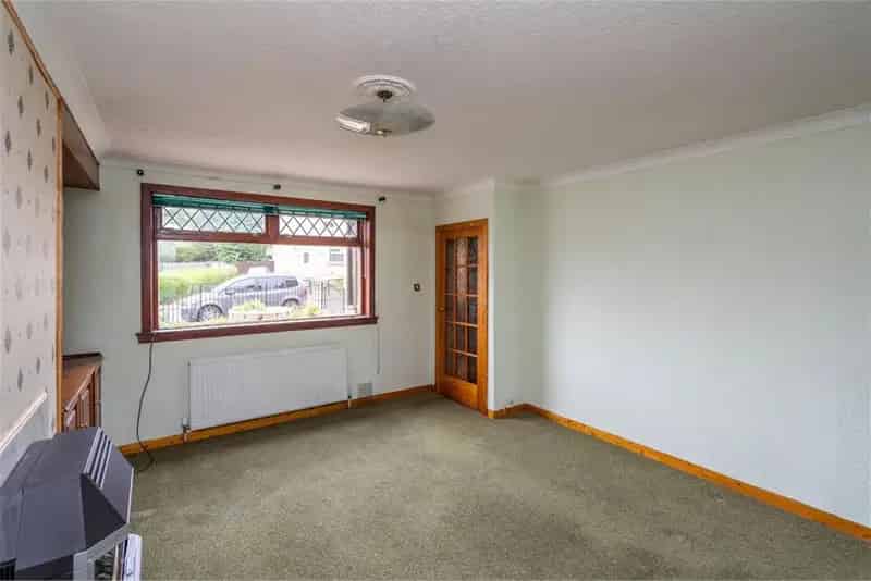 2 Bed Semi Detached House with 2 Reception Rooms