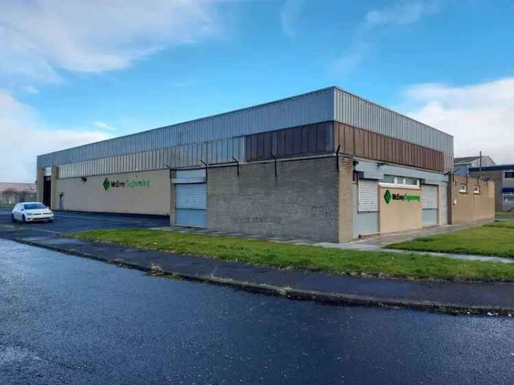 Industrial Building with Offices and Yard For Sale