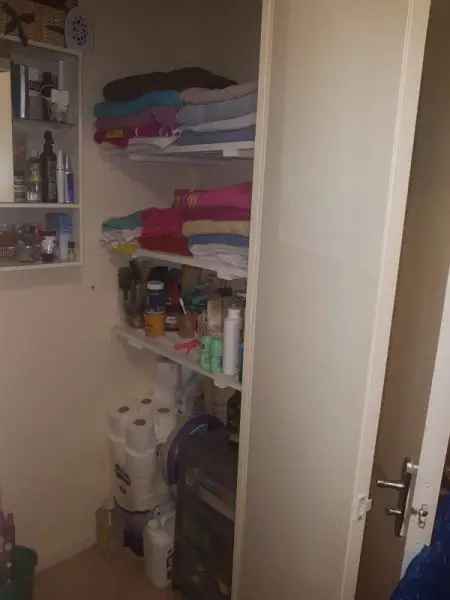 2 Bed House Near Shops and Transport