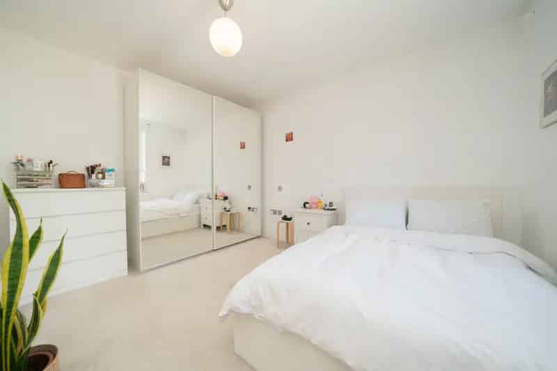 2 Bed 2 Bath Lateral Apartment Fulham Historic Church Conversion