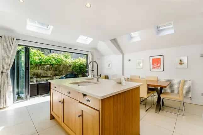 Four Bedroom Family House for Sale in London SW6