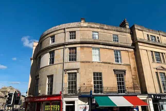 1 Bedroom Apartment Bath City Centre July 2024