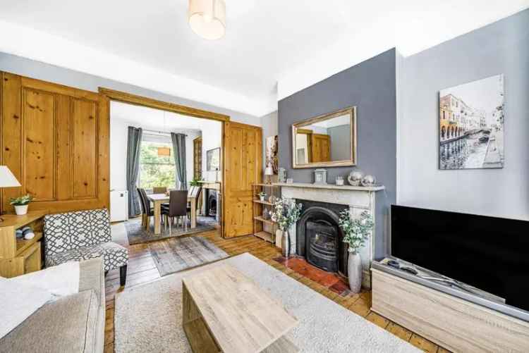 Flat For Sale in London, England