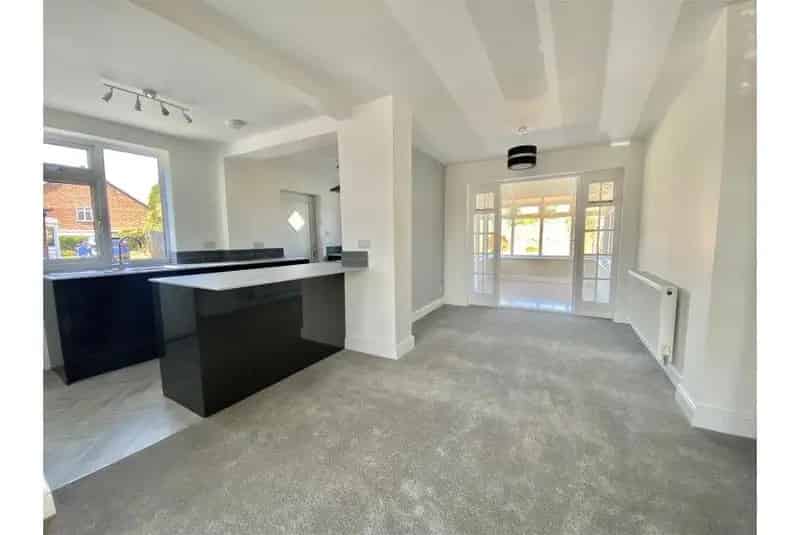 3 Bed House for Sale - Beautifully Renovated Family Home