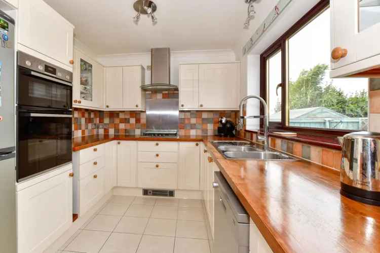 Detached Bungalow for sale with 3 bedrooms, Gurnard, Isle of Wight