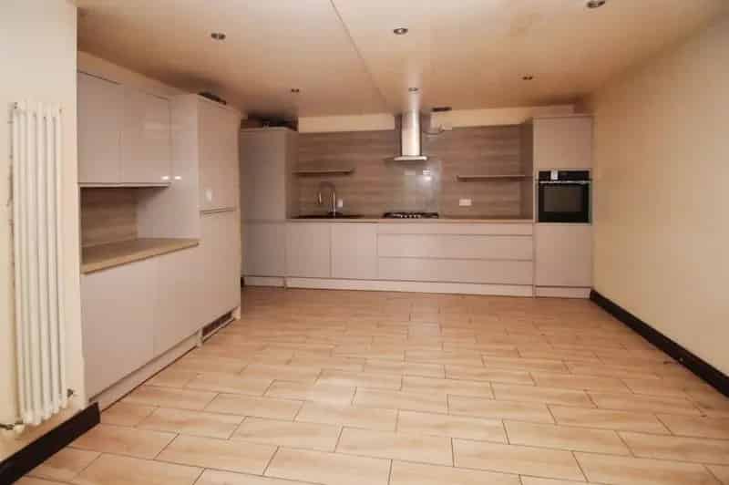 4 bedroom Mid Terrace House for sale, Thornton Lodge, West Yorkshire, HD1