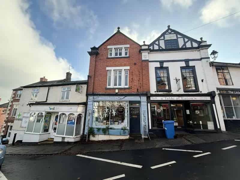 Retail Unit with 2-Bedroom Apartment in Malpas