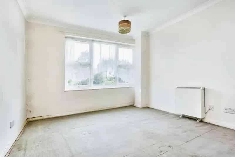 1 Bedroom Flat Hove - Modernisation Project - Allocated Parking