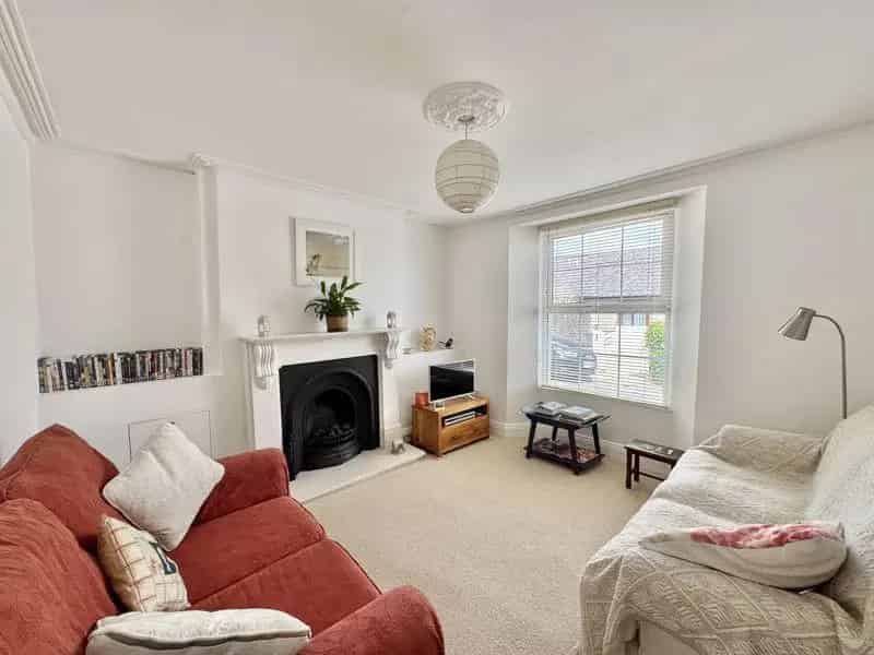 3 Bedroom Cottage for Sale near Truro Train Station