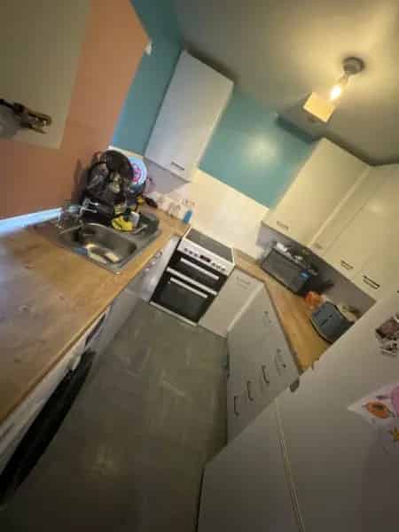 2 Bedroom Maisonette with Garage and Parking