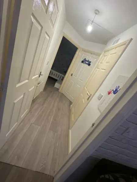 2 Bedroom Maisonette with Garage and Parking