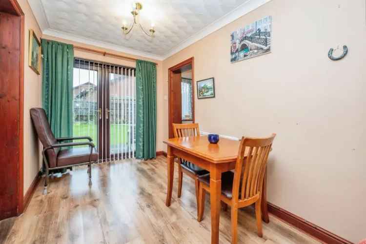 Spacious Three-Bedroom Bungalow Near Broads