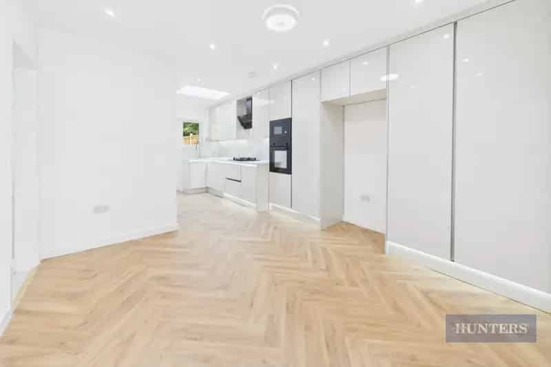 4 Bedroom House For Sale Newly Refurbished Harefield Area