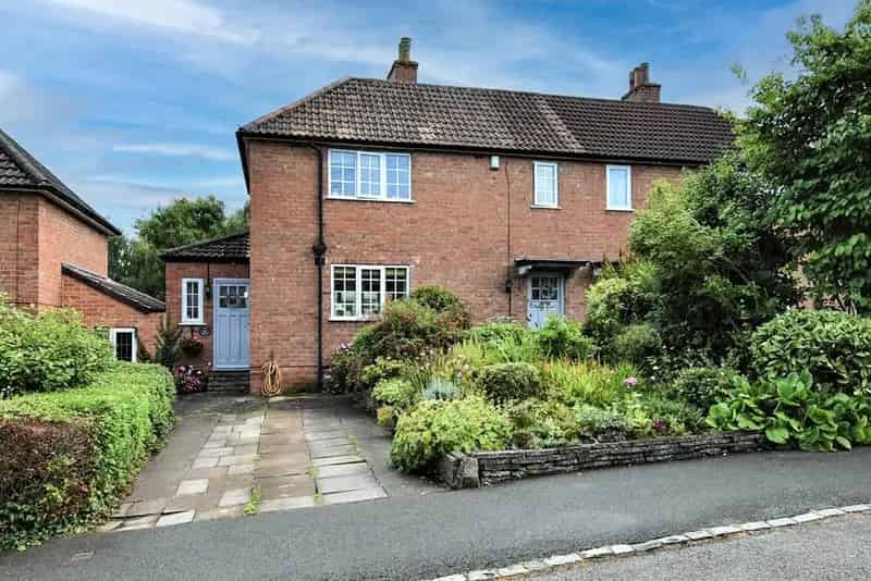 2 Bedroom Semi-Detached House for Sale