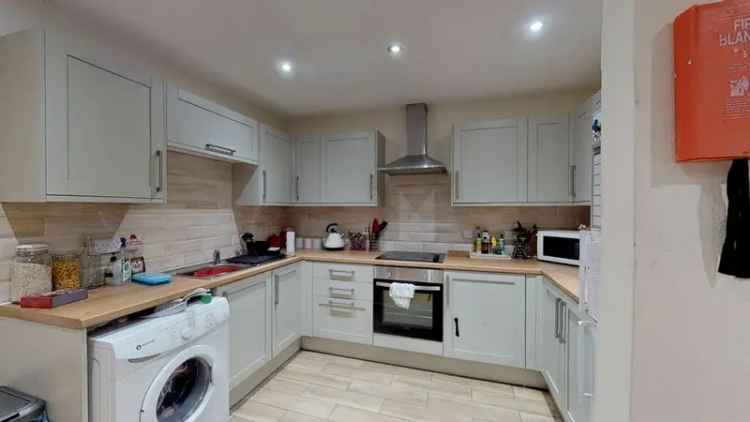 4 bedroom terraced house to rent