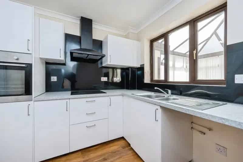 Four Bedroom Detached House in Shenley Church End Milton Keynes