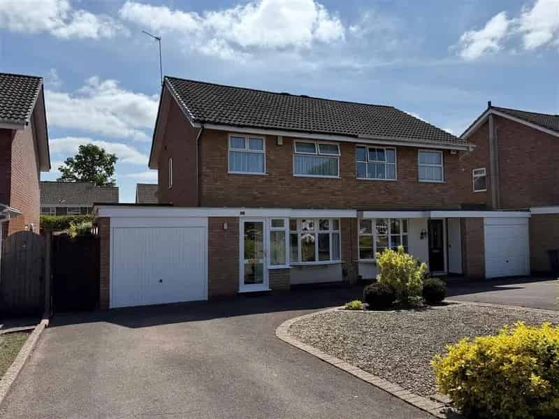 3 Bedroom Semi-Detached House for Sale