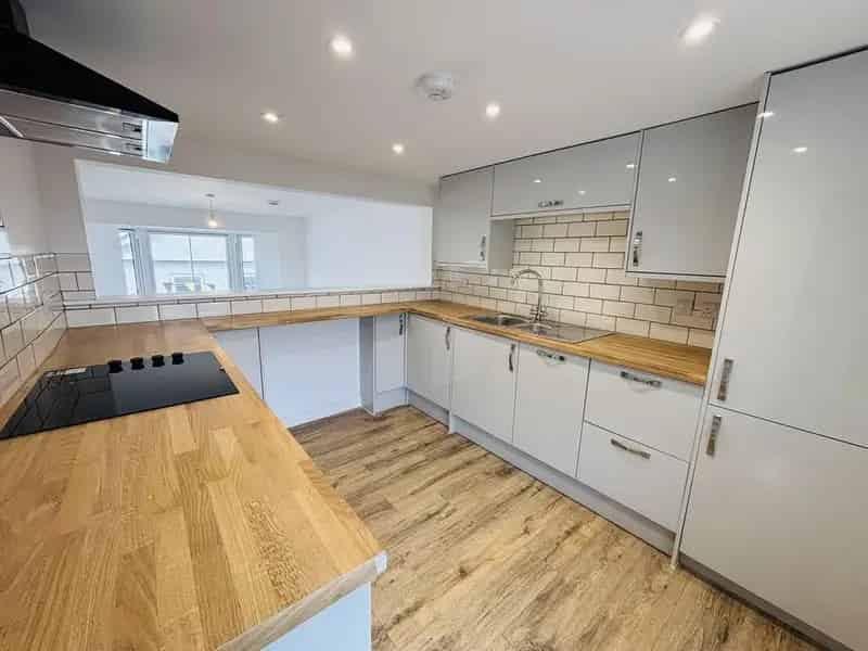 1 Bedroom Apartment to Rent Central Location