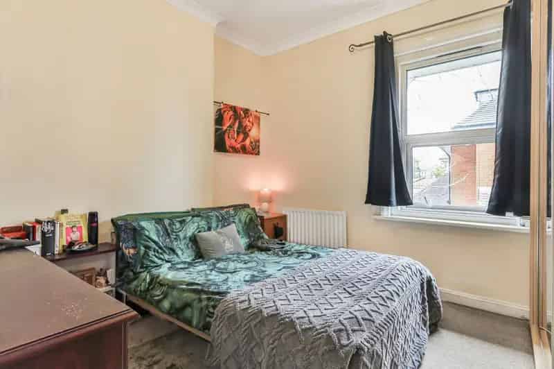 1 Bedroom Flat Dean Park Charminster Bournemouth