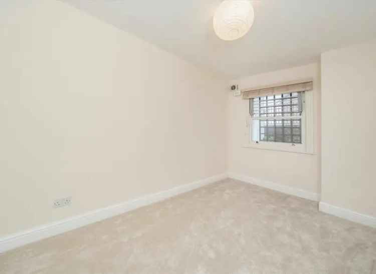 2 Double Beds Flat Elgin Avenue - Period Conversion