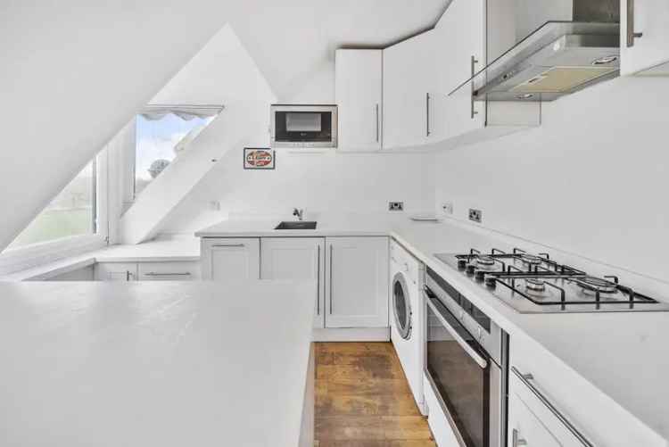 Flat For Sale in London, England