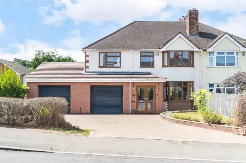 4 Bedroom Semi Detached House For Sale