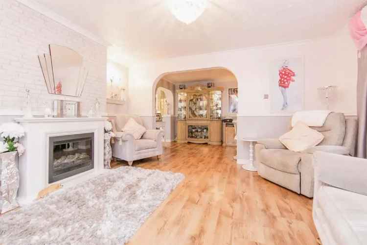 3 Bedroom House with Conservatory and Garden