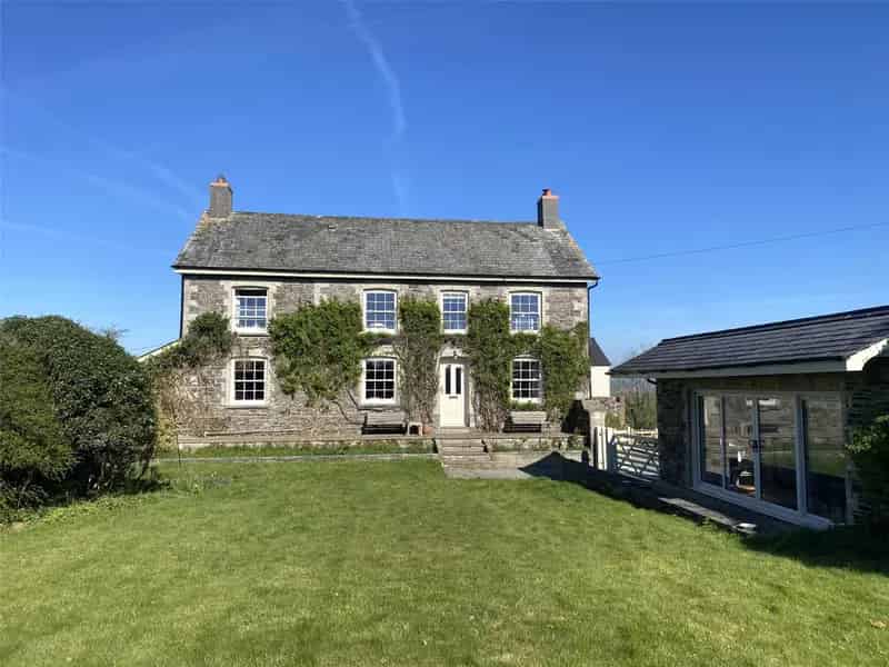 5 Bedroom Detached House with Holiday Let and Studio