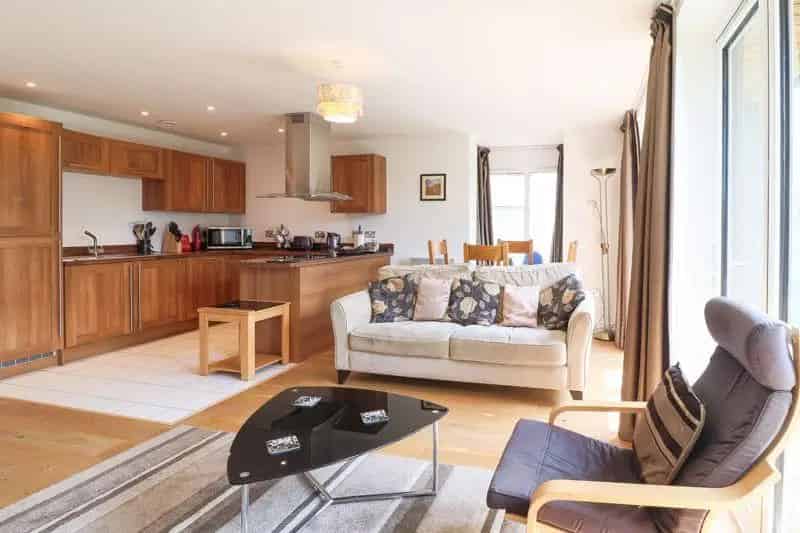2 Bed Flat for Sale Canterbury