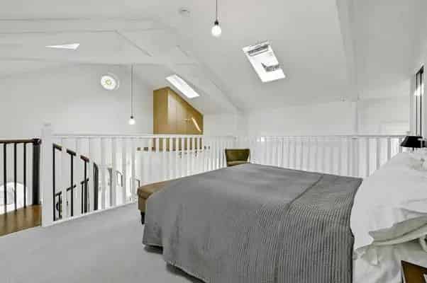 One Bedroom Open Plan Home with Bespoke Design and Original Features