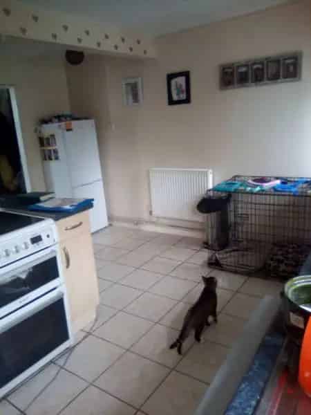 3 Bed Terrace House Large Kitchen Garden Shops Schools Nearby
