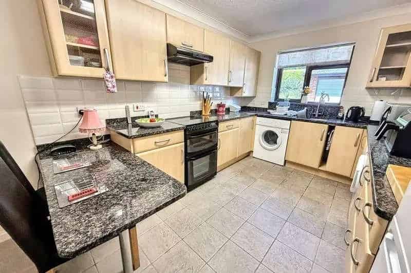 2 Bed Ground Floor Flat for Sale