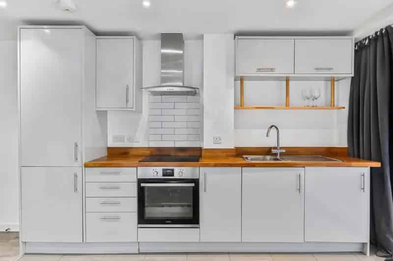 1 Bedroom Flat For Sale Christchurch Modern Apartment Near Amenities