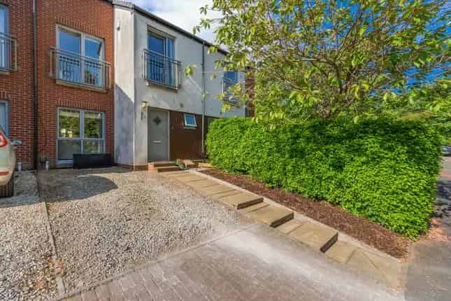 Terraced House for Sale in Glasgow G20