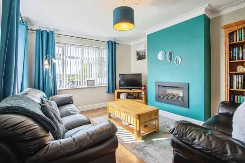 Spacious Semi-Detached House with Garage and Gardens