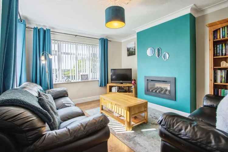 Spacious Semi-Detached House with Garage and Gardens