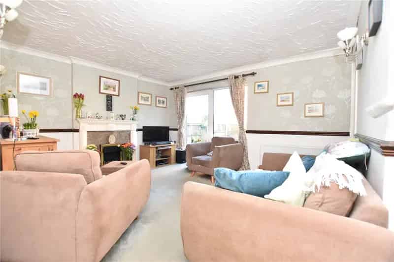 Four Bedroom Detached House Family Home Near Schools