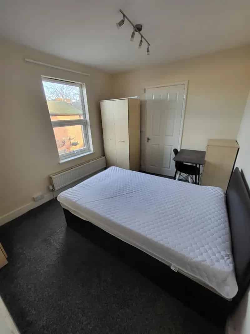 1 Bedroom Flat To Let Near Reading Town Centre